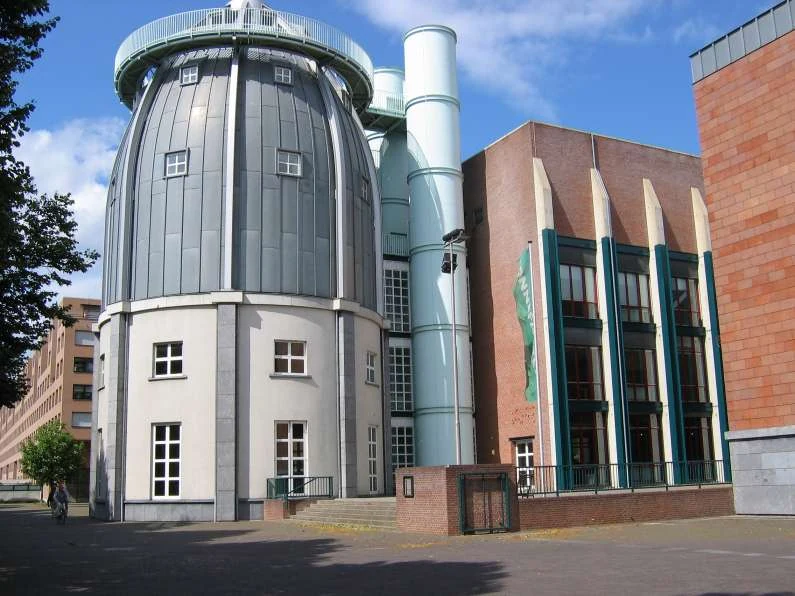 Das Bonnefantenmuseum in Maastricht, fotografiert 2004; kein Bild der Ausstellung.