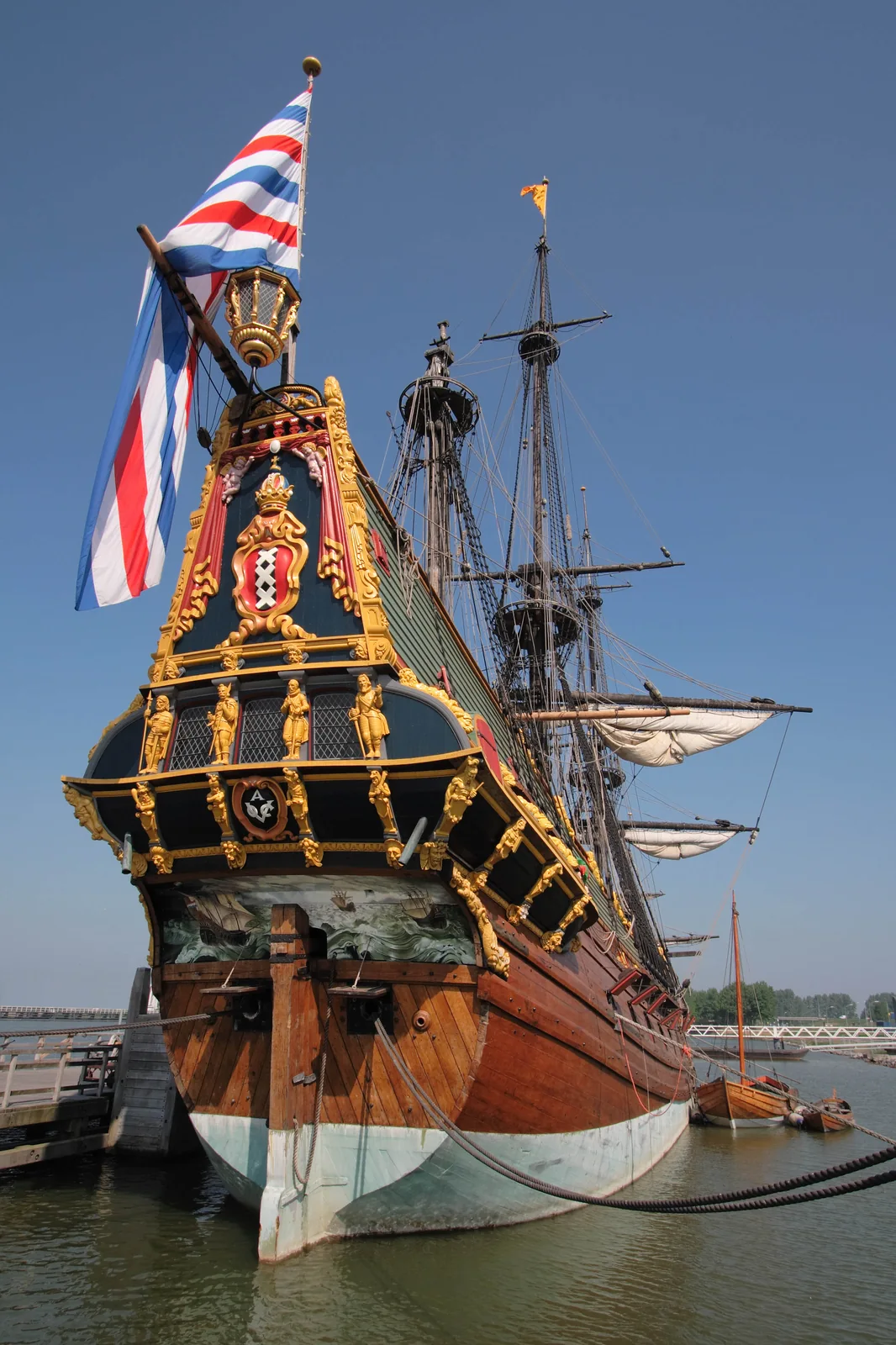 Verziertes Heck der Batavia, als das Schiff noch im Wasser lag.
