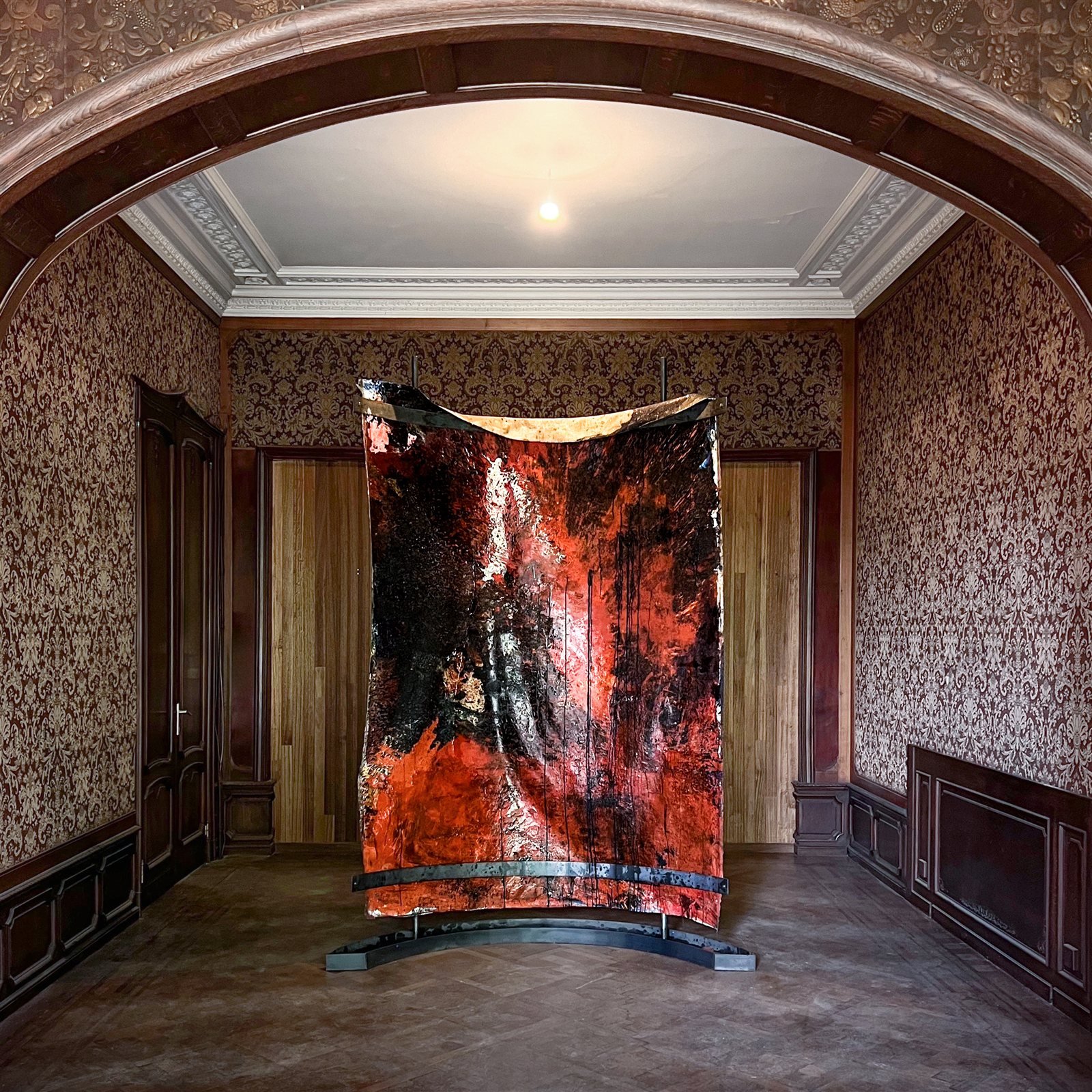 Werk van Alexandra Puscas, Waar Kleur Stroomt, aangeleverd door MOYA voor Boundless.