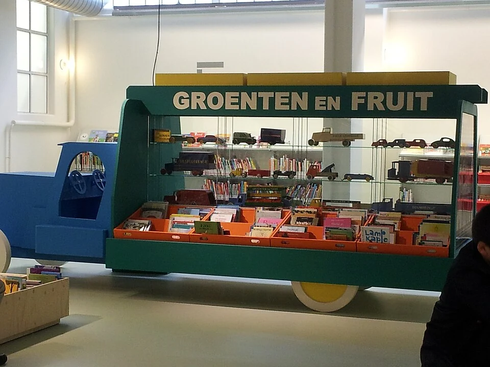A book display in the library in Apeldoorn. Archive photograph, February 2014, for illustration; not a view of the 2026 BoekStart Flestival.