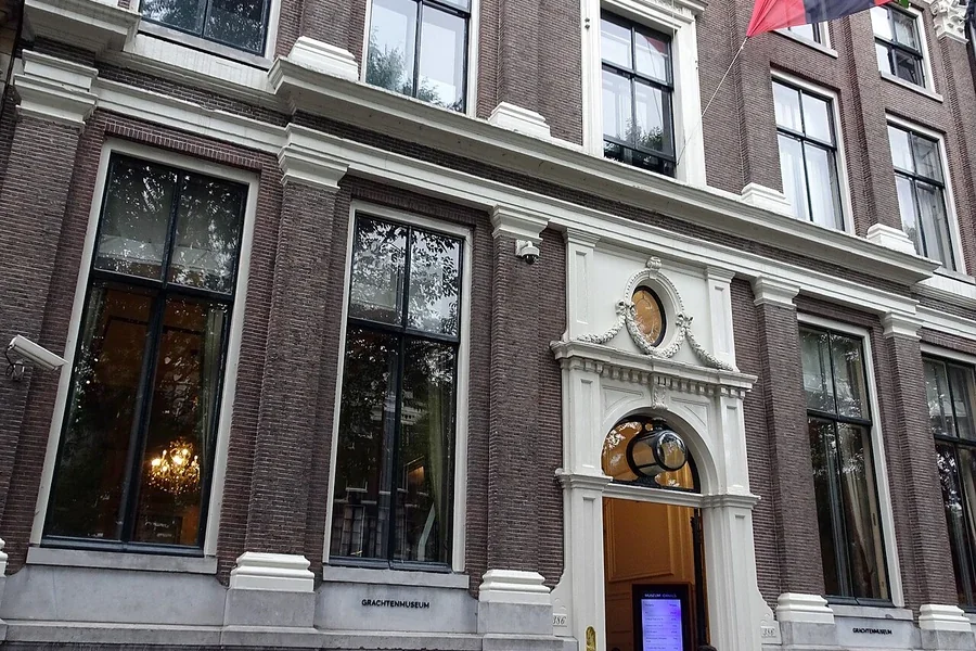 Façade and entrance of the Grachtenmuseum in Amsterdam.