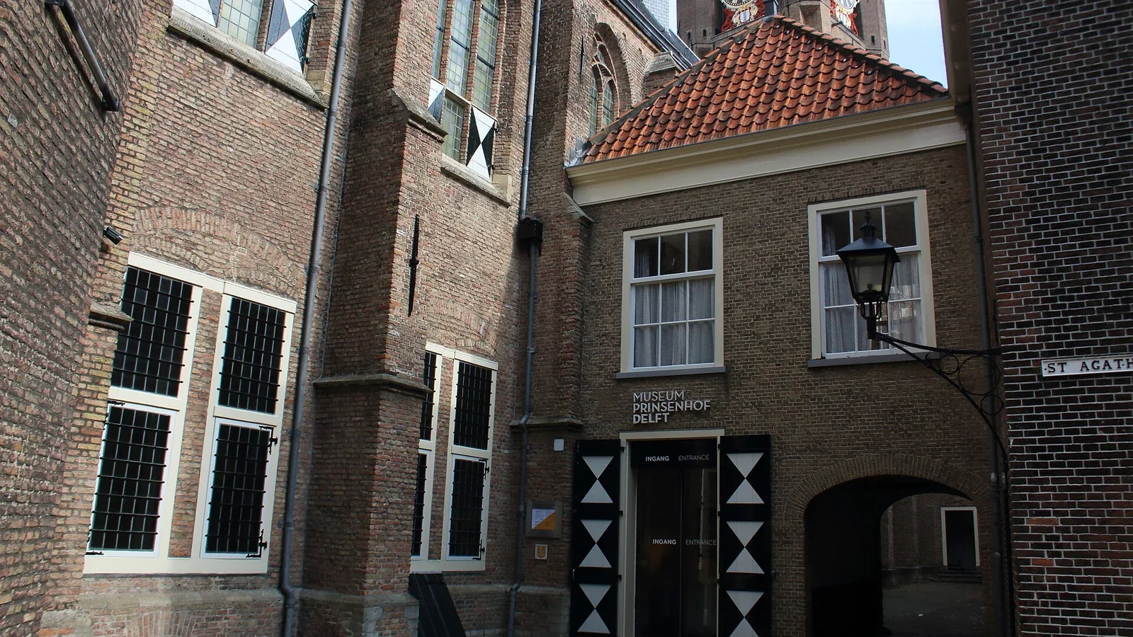 Historic photo of the entrance of Museum Prinsenhof Delft.