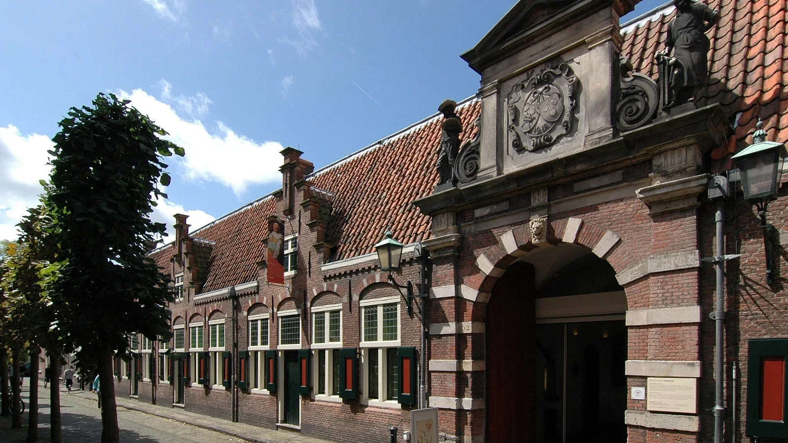 Entrance gate of the Frans Hals Museum on the Groot Heiligland.