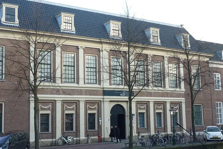 Außenansicht des Rijksmuseum van Oudheden in Leiden.