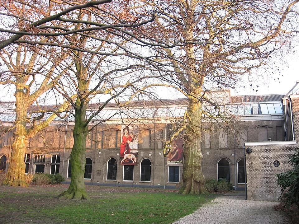 Dordrechts Museum, courtyard