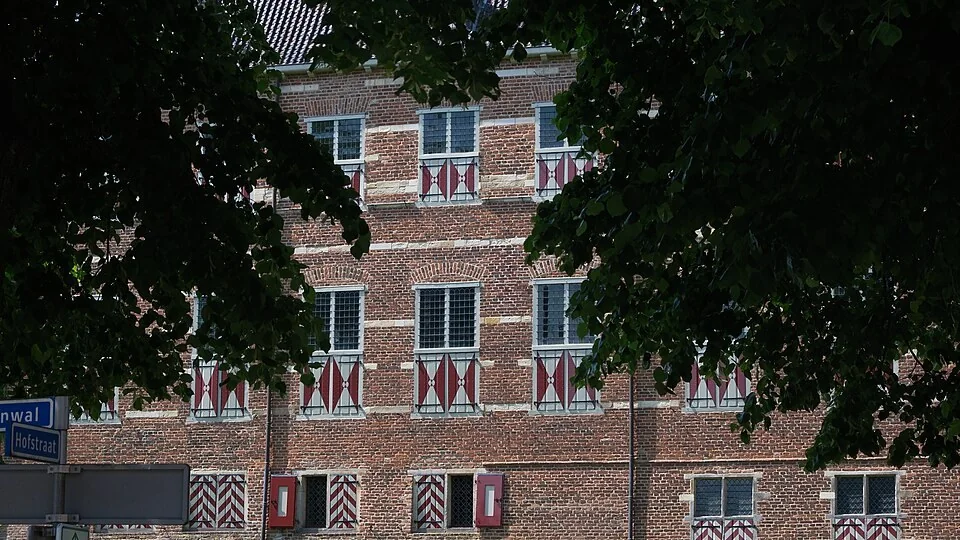Huis Bergh, castle facade